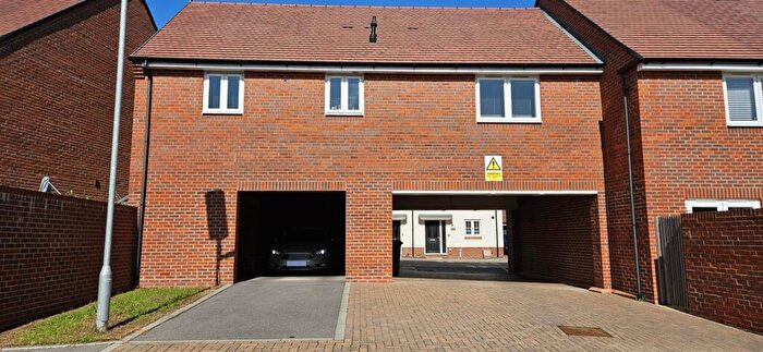 2 Bedroom Coach House For Sale In Harper Road, Botley, Southampton, SO32