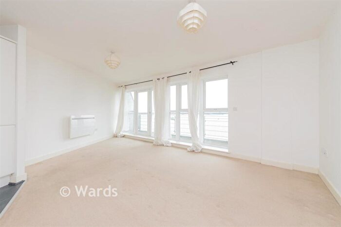1 Bedroom Flat For Sale In Carmichael Avenue, Greenhithe, Kent, DA9