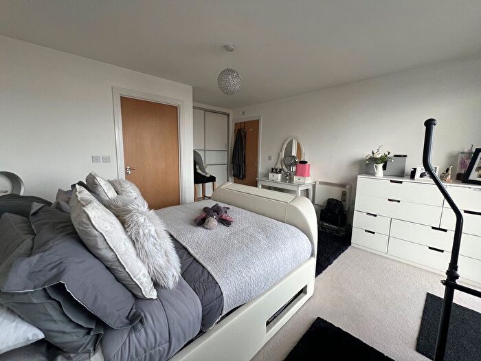3 Bedroom Flat To Rent In Great Western Street, Aylesbury, HP20