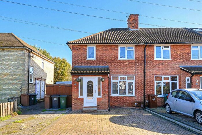 3 Bedroom End Of Terrace House For Sale In Otterbourne Road, Chingford, E4