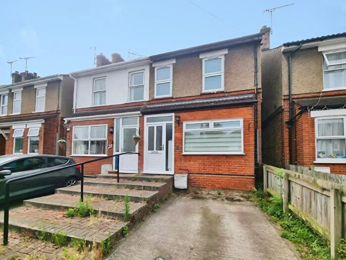 3 Bedroom Semi-Detached House For Sale In Grange Road, Ipswich, IP4