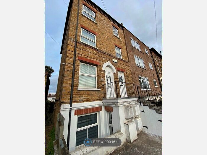 2 Bedroom Maisonette To Rent In Wynell Road, London, SE23