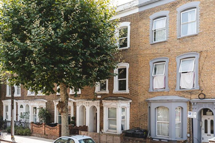 4 Bedroom House For Sale In Median Road, Lower Clapton, E5
