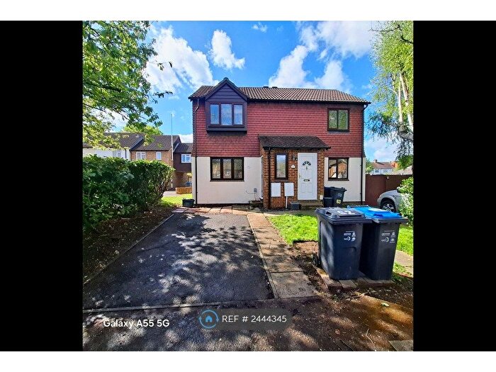 2 Bedroom Maisonette To Rent In Connaught Gardens, Morden, SM4