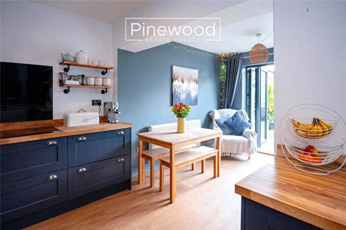 3 Bedroom Semi-Detached House For Sale In Queens Avenue, Flint, Flintshire, CH6