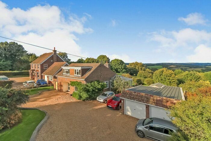 4 Bedroom Property For Sale In Boreham Street, Boreham Street, Hailsham, BN27