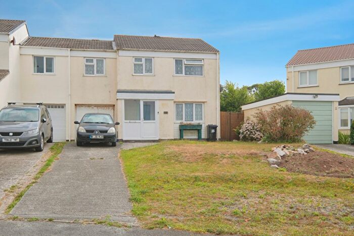 4 Bedroom End Terrace House For Sale In Polbathic Road, Redruth, Cornwall, TR15