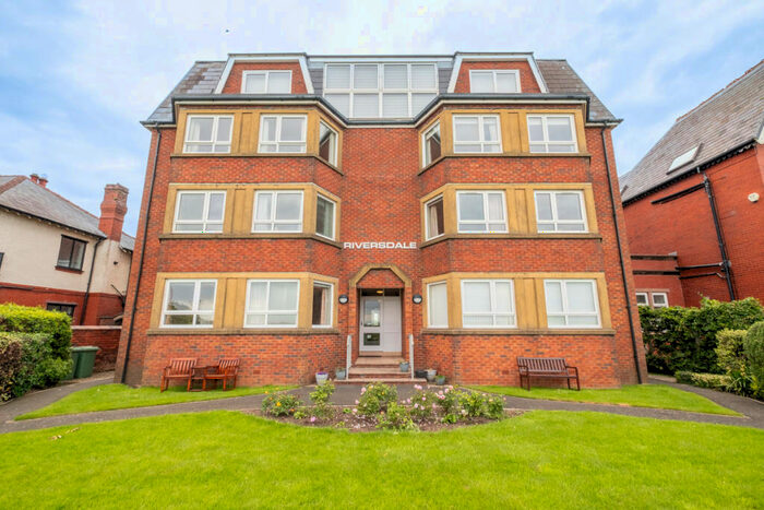 3 Bedroom Apartment For Sale In East Beach, Lytham St. Annes, FY8