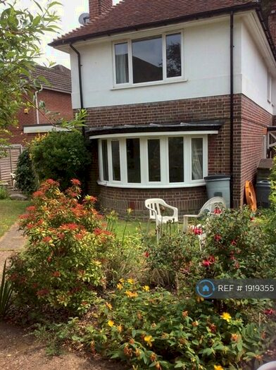 6 Bedroom Detached House To Rent In Burgess Road, Southampton, SO16