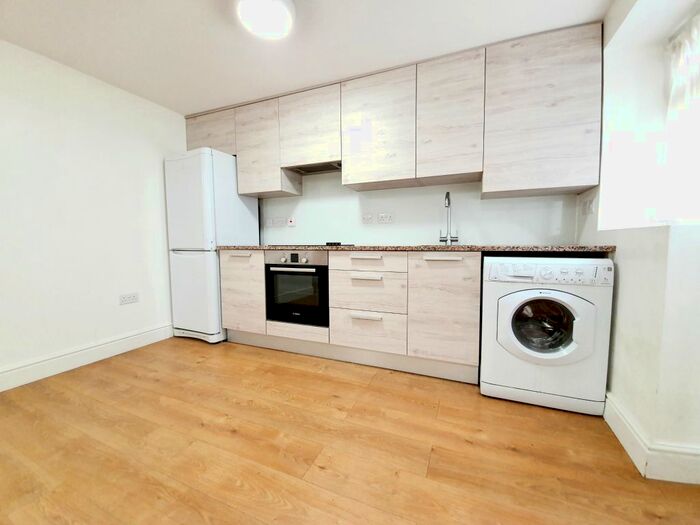 1 Bedroom Flat To Rent In Chatsworth Road, London, E5