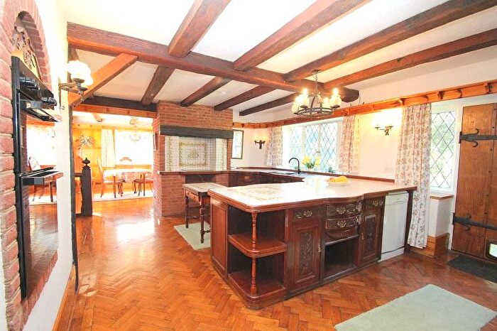 2 Bedroom End Of Terrace House To Rent In Sylvan Avenue, Hornchurch, RM11