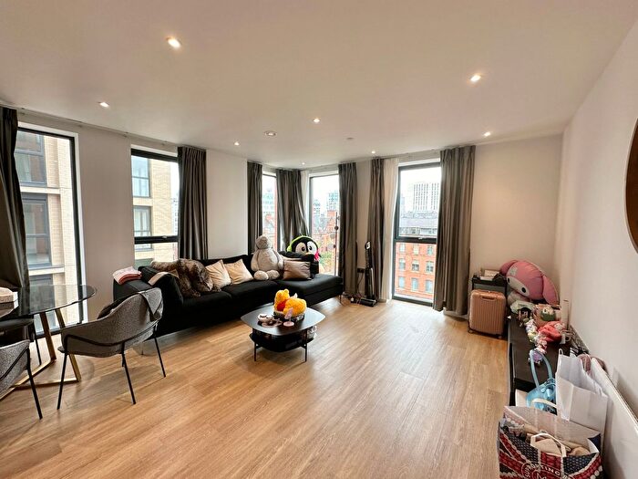 2 Bedroom Flat To Rent In Whitworth Street, Manchester, M1