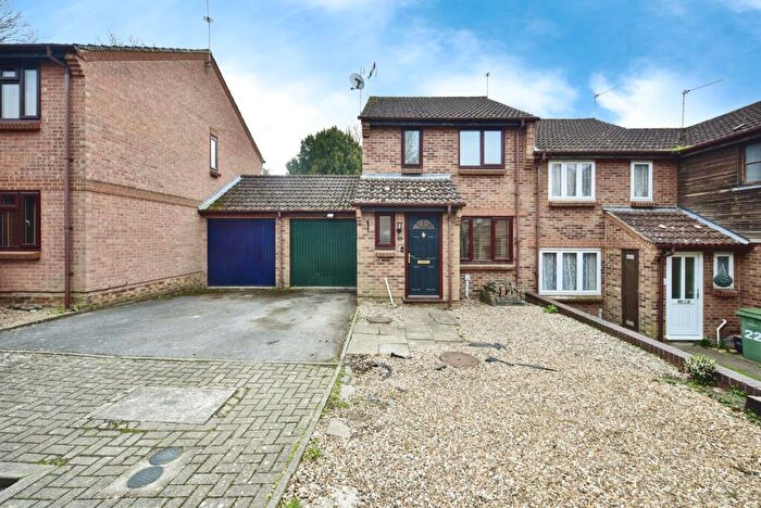 3 Bedroom End Of Terrace House For Sale In Postmill Drive, Maidstone, Kent, ME15