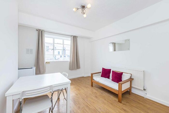 2 Bedroom Apartment To Rent In Old Montague Street, Spitalfields, E1