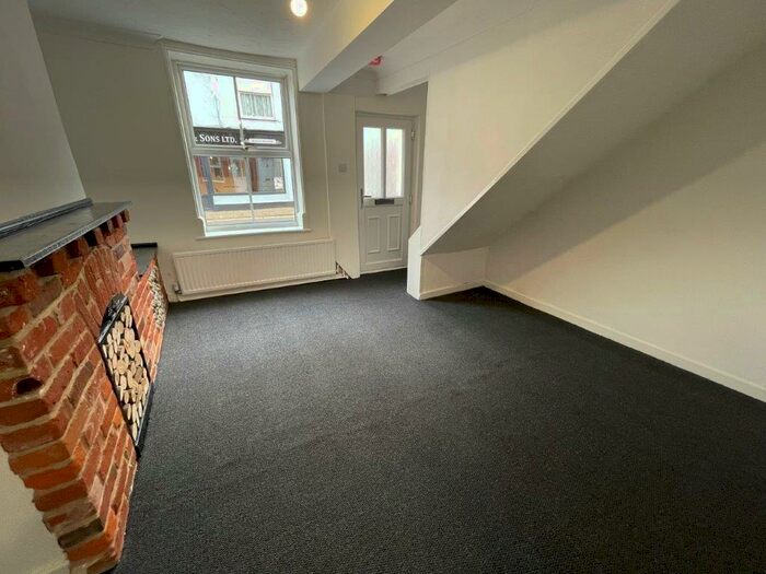 3 Bedroom Terraced House To Rent In High Street, NR31