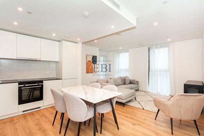 1 Bedroom Apartment To Rent In One Thames Quay, Marsh Wall, Canary Wharf, E14