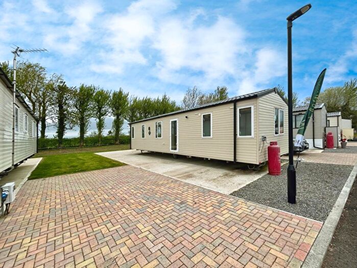 2 Bedroom Mobile/park Home For Sale In Holiday Park, Hutton Sessay, Thirsk, YO7