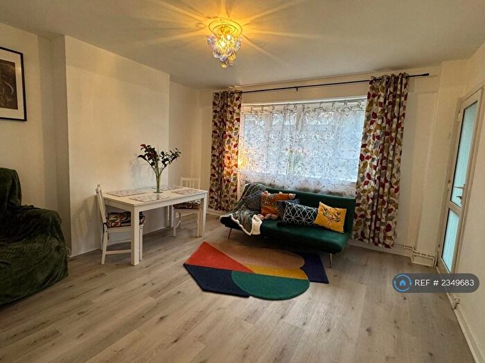 3 Bedroom Flat To Rent In Penrose Street, London, SE17