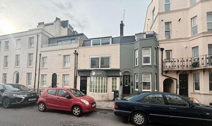 3 Bedroom Maisonette For Sale In West Buildings, Worthing, BN11