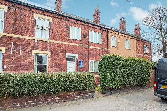 3 Bedroom Terraced House To Rent In Pontefract Road, Castleford, West Yorkshire, WF10