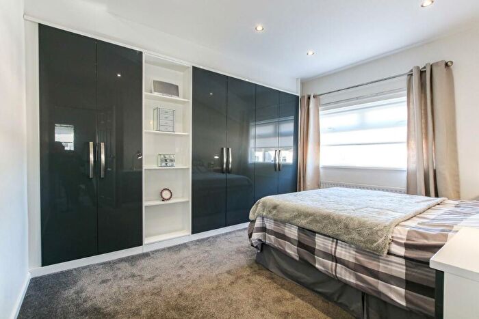3 Bedroom Semi-Detached House For Sale In Whitecroft Road, West Moor, NE12