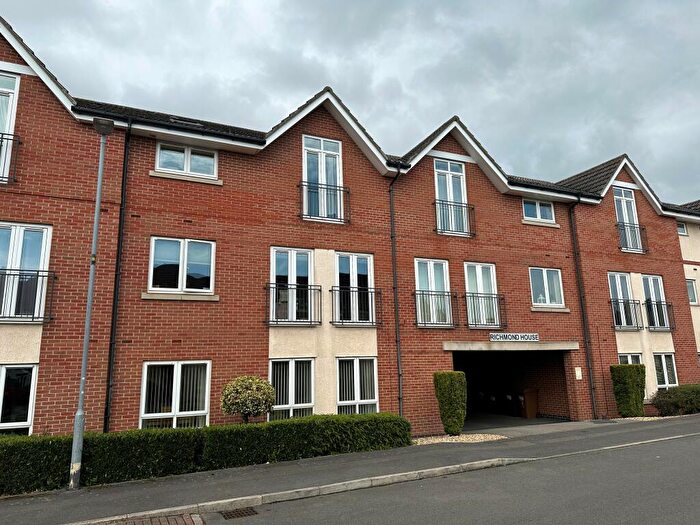 2 Bedroom Flat For Sale In Richmond House, Hinckley, LE10