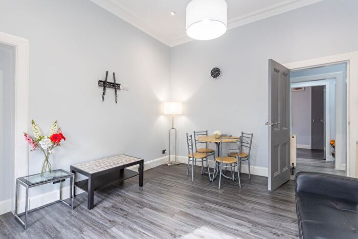 2 Bedroom Flat To Rent In London Road, Hillside, Edinburgh, EH7