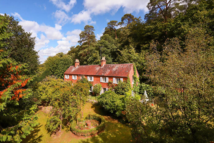4 Bedroom Detached House For Sale In Moor Park Lane, Farnham, Surrey, GU10