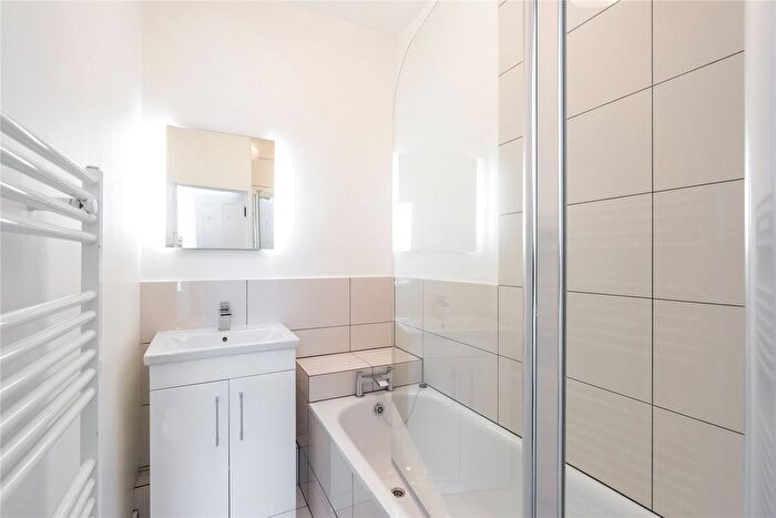 2 Bedroom Flat To Rent In St Margarets Road, St Margarets, TW1