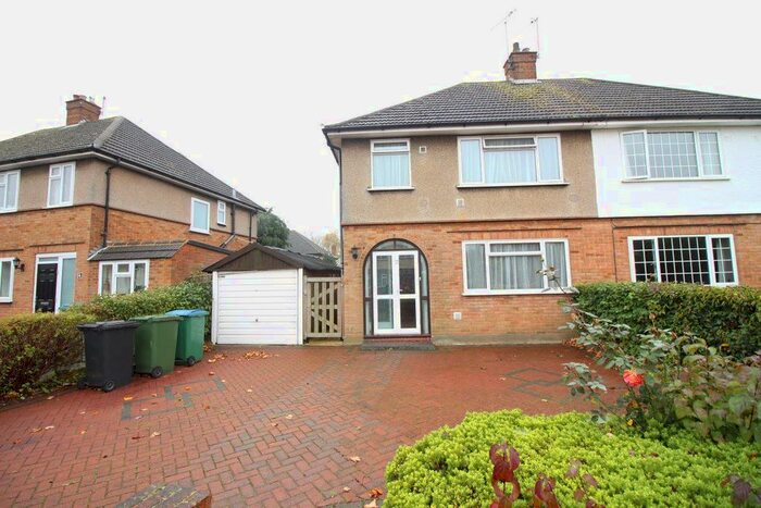 3 Bedroom Property To Rent In Poundfield, Watford, WD25