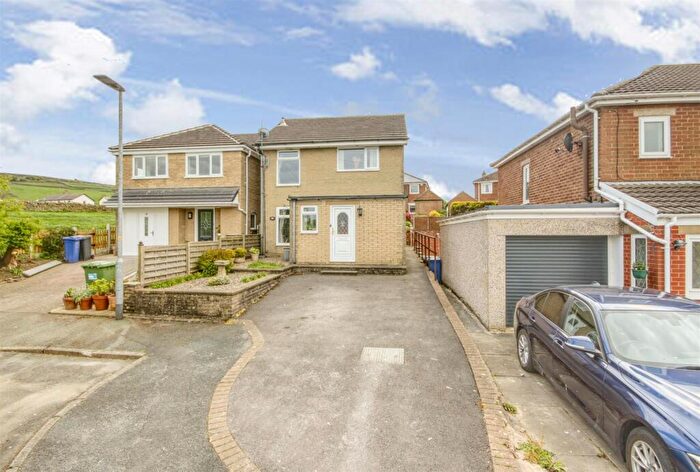 3 Bedroom Detached House For Sale In Reeval Close, Earby, BB18