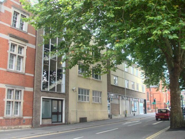 1 Bedroom Flat To Rent In Clarence Street, Swindon, SN1