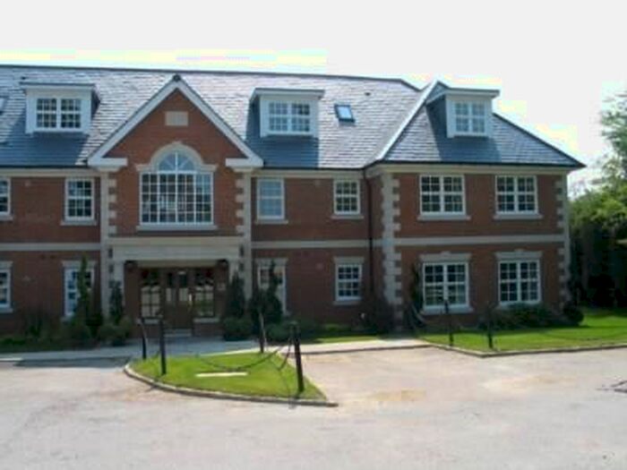 2 Bedroom Flat To Rent In Robin Hill, Maidenhead, SL6