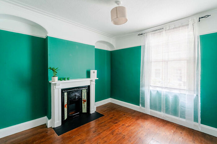 3 Bedroom Terraced House For Sale In Hebron Road, Bedminster, Bristol, BS3