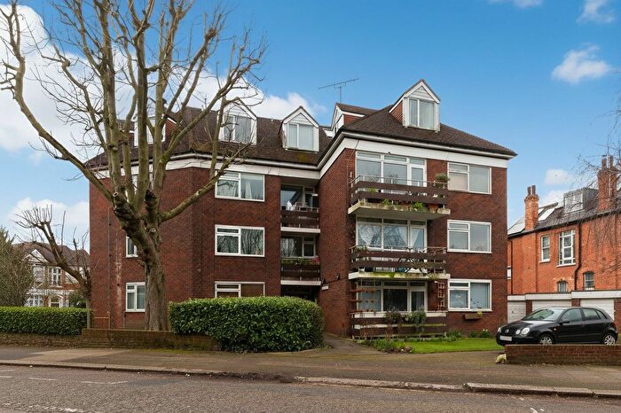 2 Bedroom Flat To Rent In Mapesbury Road, Teignmouth Court, NW2