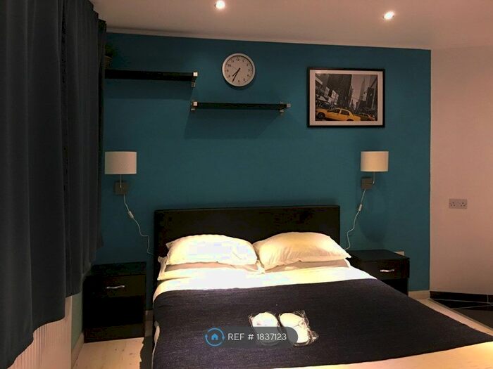 Studio To Rent In Willingsworth Road, Wednesbury, WS10