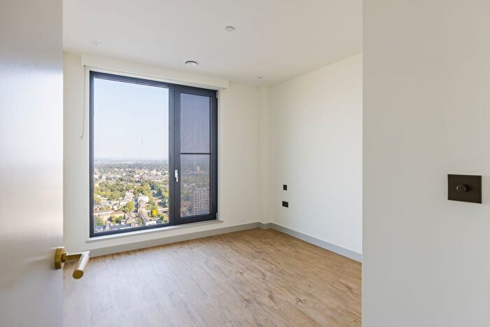 1 Bedroom Flat To Rent In The Eades, Selborne Road, London, E17