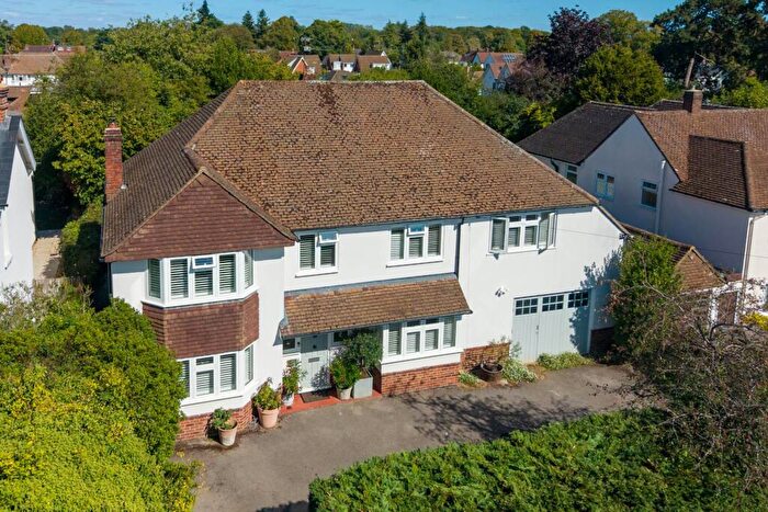 5 Bedroom Detached House For Sale In Conisboro Avenue, Caversham Heights, RG4
