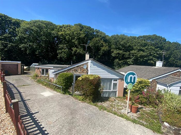 3 Bedroom Detached Bungalow For Sale In Tregadillett, Launceston., PL15