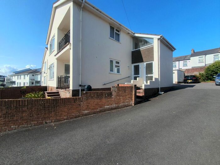 2 Bedroom Flat To Rent In Whitstone Road, Paignton, TQ4