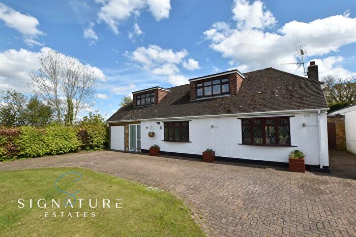 4 Bedroom Detached House For Sale In Harthall Lane, Pimlico, Hemel Hempstead, HP3
