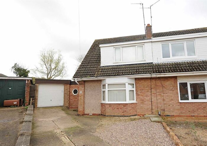 3 Bedroom Semi-Detached House To Rent In Lime Grove, Wellingborough, NN8