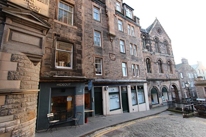 1 Bedroom Flat To Rent In Upper Bow, Old Town, Edinburgh, EH1