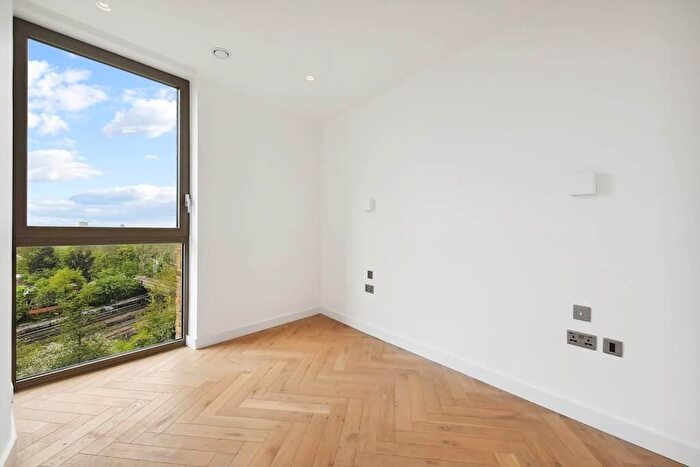 2 Bedroom Property To Rent In Oberman Road, London, NW10