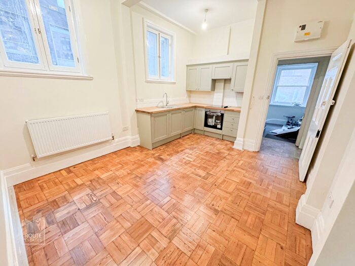 1 Bedroom Flat To Rent In Mare Street, London, E8