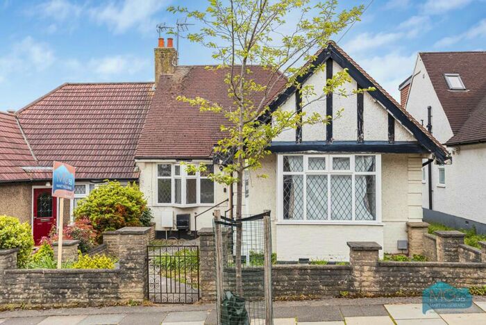 3 Bedroom Bungalow To Rent In Milton Avenue, High Barnet, Hertfordshire, EN5