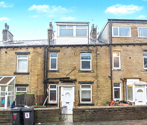 3 Bedroom Terraced House For Sale In Matlock Street, Halifax, HX3