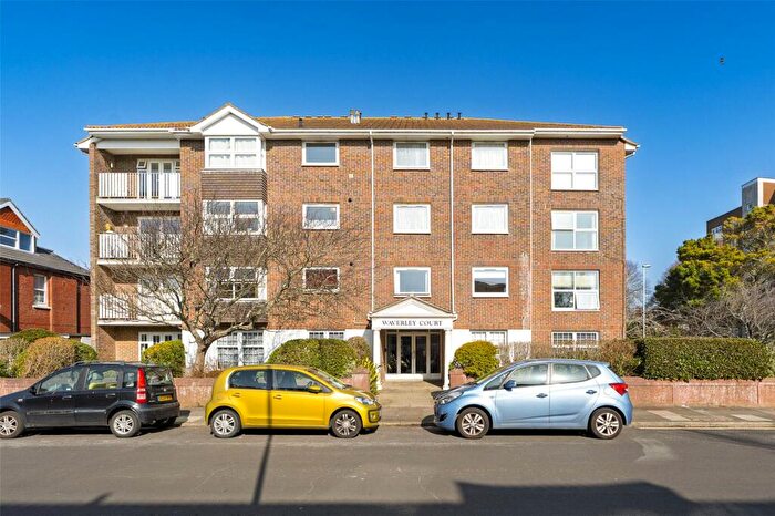 2 Bedroom Flat For Sale In Waverley Court, Rowlands Road, Worthing, West Sussex, BN11