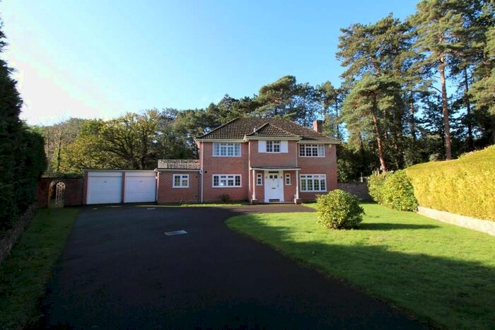 4 Bedroom Detached House To Rent In Wynchwood Close, Meyrick Park, Bournemouth, BH2