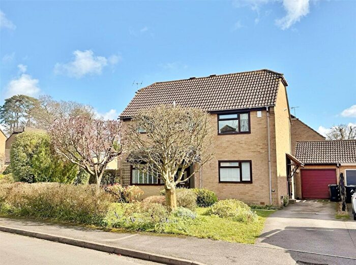 3 Bedroom Detached House For Sale In The Lea, Verwood, Dorset, BH31